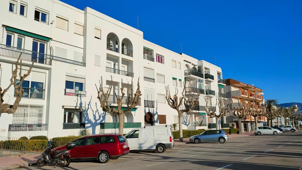 אמפוריבראבה Summer Breeze Apartment מראה חיצוני תמונה