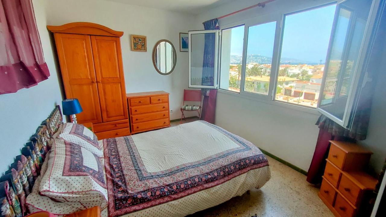אמפוריבראבה Summer Breeze Apartment מראה חיצוני תמונה