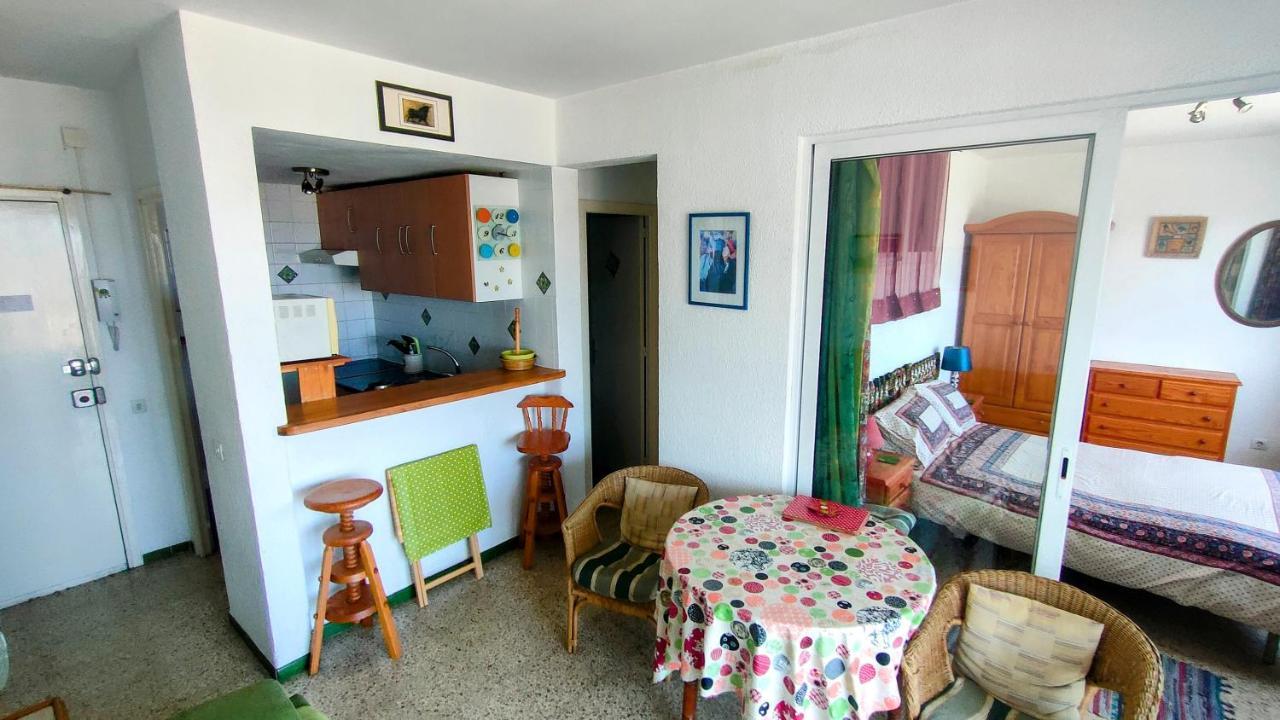 אמפוריבראבה Summer Breeze Apartment מראה חיצוני תמונה