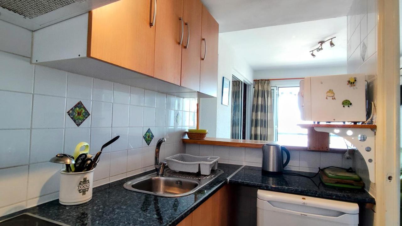 אמפוריבראבה Summer Breeze Apartment מראה חיצוני תמונה