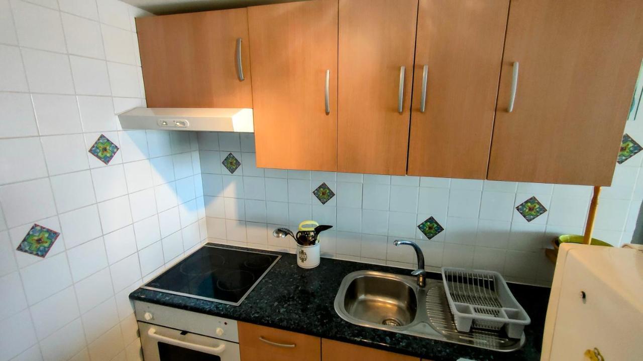 אמפוריבראבה Summer Breeze Apartment מראה חיצוני תמונה